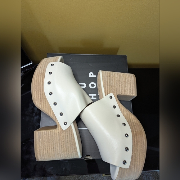 Shu Shop GINA Soft Faux Leather Clog Size 9 Color:Bone - Picture 5 of 9